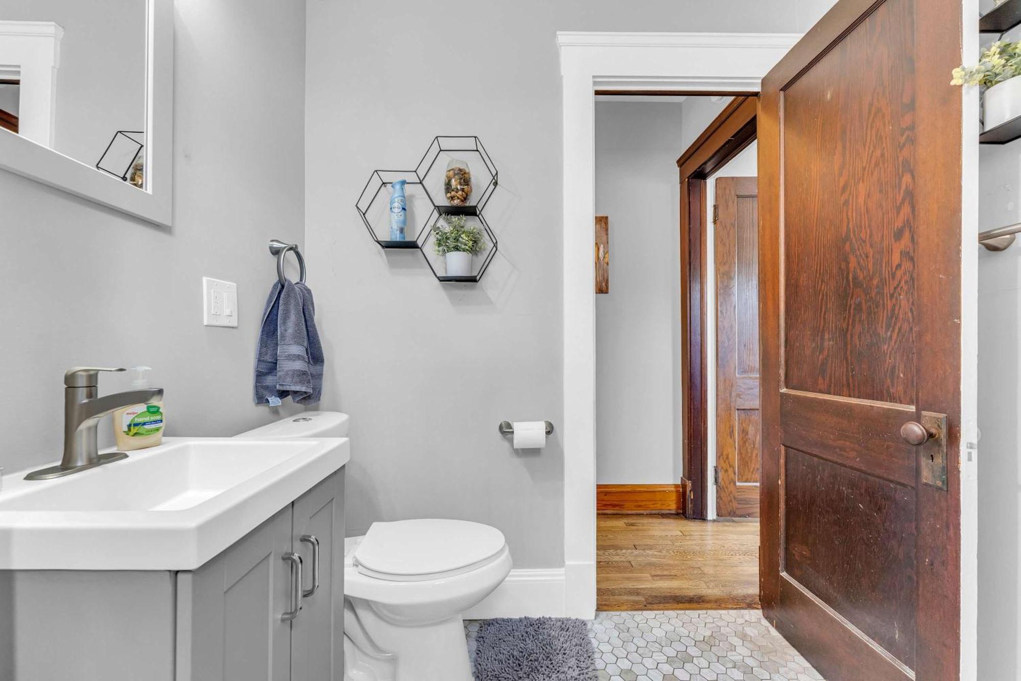 Beautifully Remodeled Duplex Apt In West Blvd Кливленд Экстерьер фото