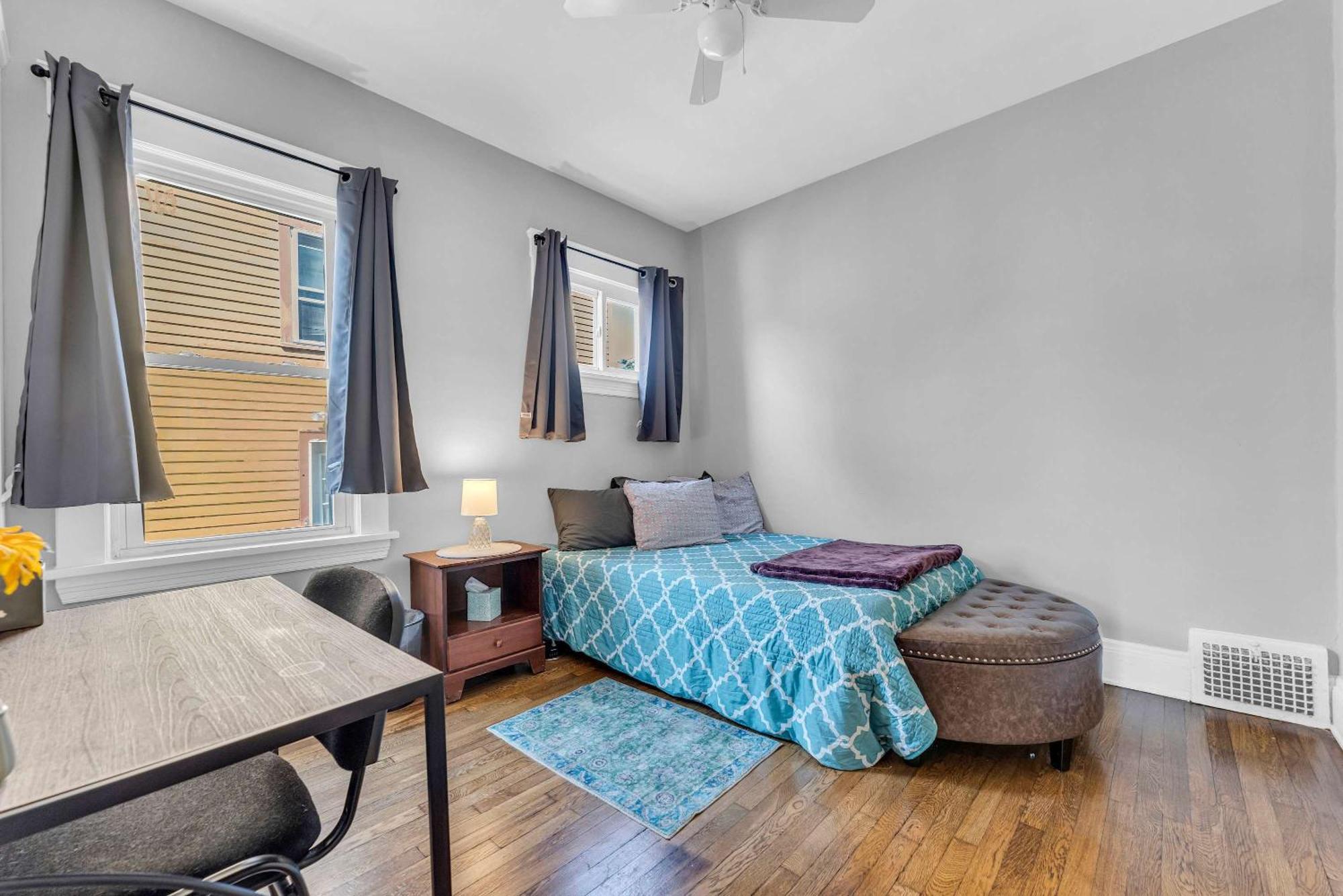 Beautifully Remodeled Duplex Apt In West Blvd Кливленд Экстерьер фото